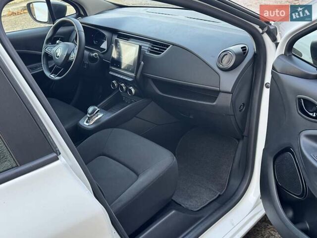 Білий Рено Зое, об'ємом двигуна 0 л та пробігом 115 тис. км за 10900 $, фото 9 на Automoto.ua