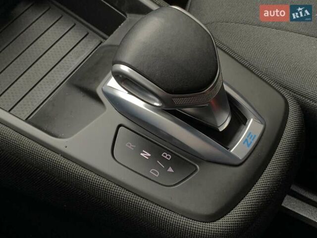 Білий Рено Зое, об'ємом двигуна 0 л та пробігом 124 тис. км за 11955 $, фото 46 на Automoto.ua