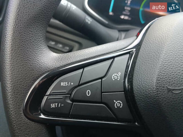 Белый Рено Зое, объемом двигателя 0 л и пробегом 39 тыс. км за 12000 $, фото 19 на Automoto.ua
