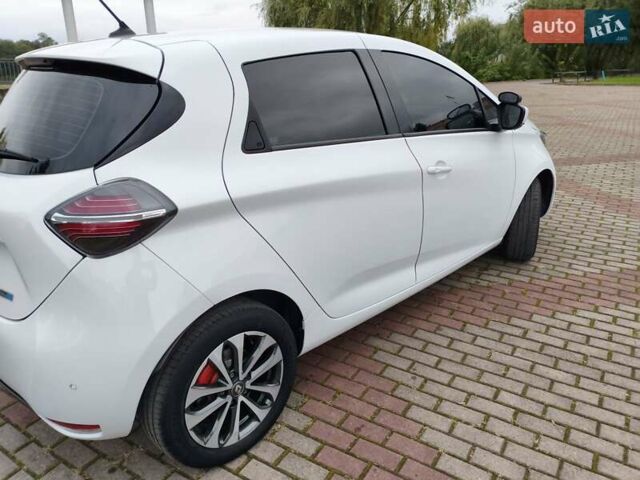 Белый Рено Зое, объемом двигателя 0 л и пробегом 92 тыс. км за 13600 $, фото 18 на Automoto.ua