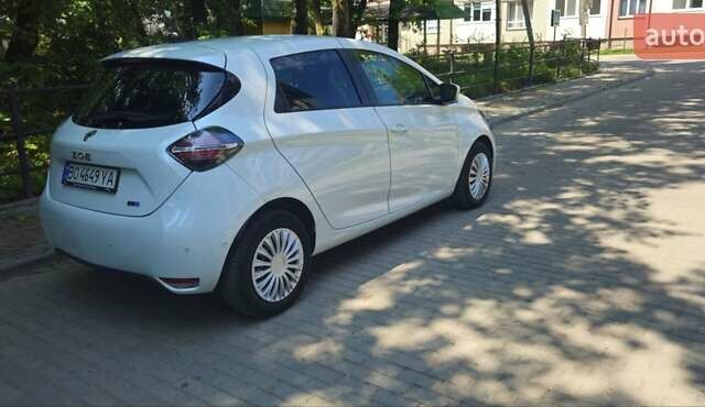 Белый Рено Зое, объемом двигателя 0 л и пробегом 18 тыс. км за 13999 $, фото 12 на Automoto.ua