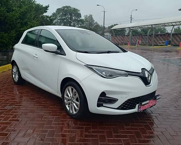 Белый Рено Зое, объемом двигателя 0 л и пробегом 130 тыс. км за 10350 $, фото 3 на Automoto.ua