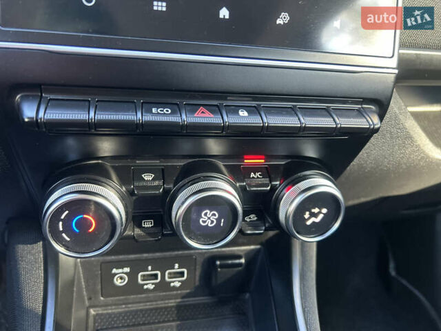 Белый Рено Зое, объемом двигателя 0 л и пробегом 86 тыс. км за 11800 $, фото 15 на Automoto.ua