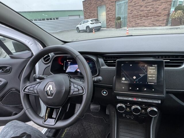 Білий Рено Зое, об'ємом двигуна 0 л та пробігом 56 тис. км за 11999 $, фото 10 на Automoto.ua