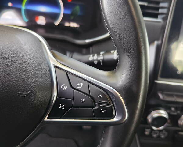Белый Рено Зое, объемом двигателя 0 л и пробегом 53 тыс. км за 12300 $, фото 19 на Automoto.ua