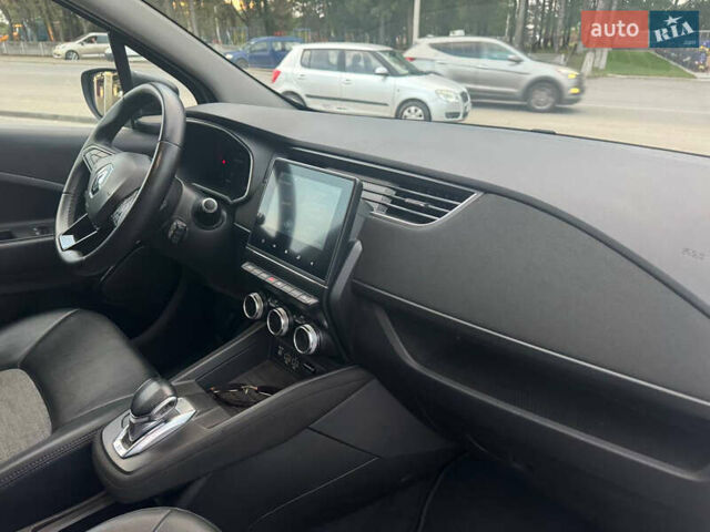 Белый Рено Зое, объемом двигателя 0 л и пробегом 38 тыс. км за 11900 $, фото 27 на Automoto.ua