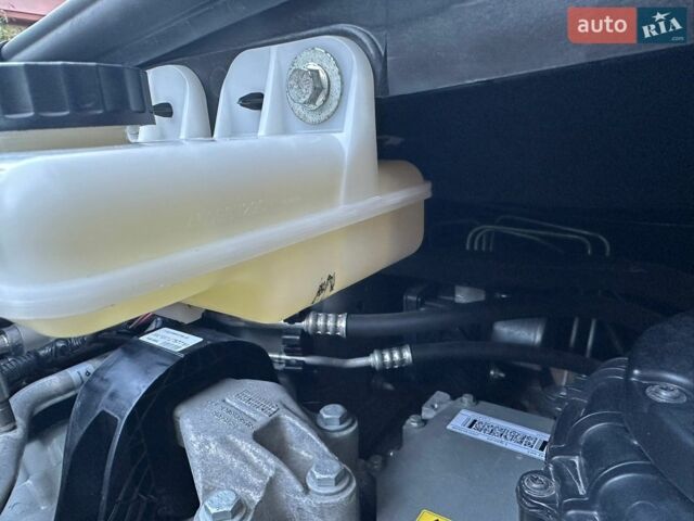 Білий Рено Зое, об'ємом двигуна 0 л та пробігом 80 тис. км за 13200 $, фото 49 на Automoto.ua