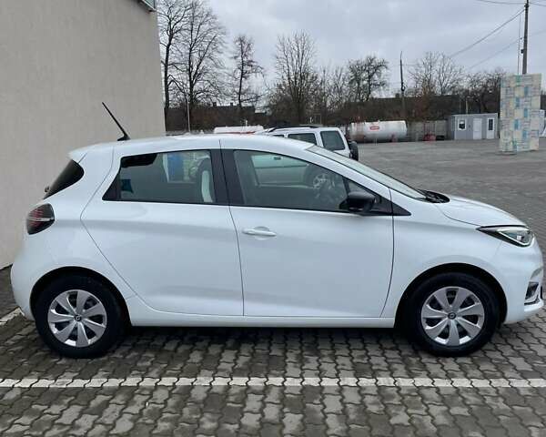 Белый Рено Зое, объемом двигателя 0 л и пробегом 58 тыс. км за 11996 $, фото 8 на Automoto.ua