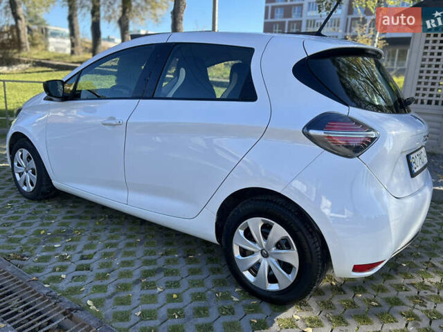 Белый Рено Зое, объемом двигателя 0 л и пробегом 86 тыс. км за 11800 $, фото 3 на Automoto.ua