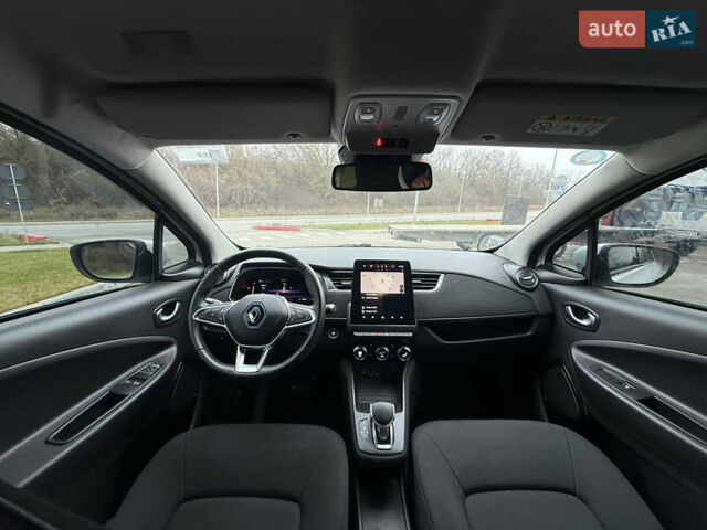 Белый Рено Зое, объемом двигателя 0 л и пробегом 49 тыс. км за 12900 $, фото 3 на Automoto.ua