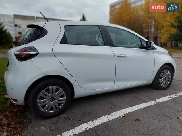 Белый Рено Зое, объемом двигателя 0 л и пробегом 73 тыс. км за 11100 $, фото 3 на Automoto.ua