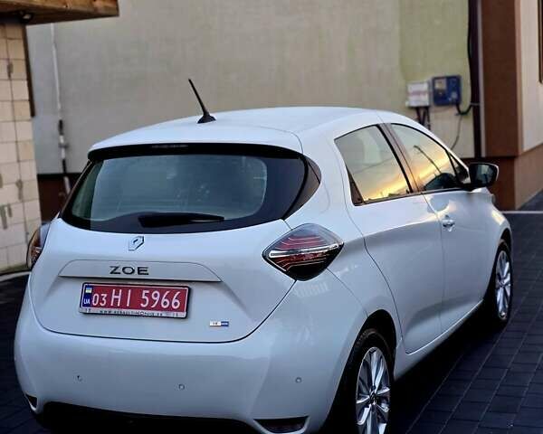 Белый Рено Зое, объемом двигателя 0 л и пробегом 16 тыс. км за 12999 $, фото 18 на Automoto.ua