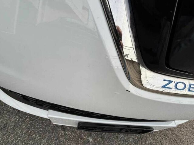 Білий Рено Зое, об'ємом двигуна 0 л та пробігом 157 тис. км за 9990 $, фото 21 на Automoto.ua