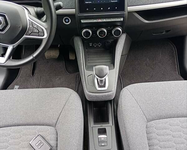 Білий Рено Зое, об'ємом двигуна 0 л та пробігом 31 тис. км за 13400 $, фото 6 на Automoto.ua