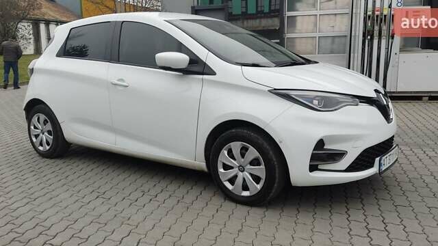 Белый Рено Зое, объемом двигателя 0 л и пробегом 76 тыс. км за 11000 $, фото 2 на Automoto.ua