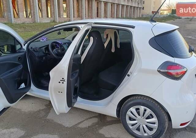 Білий Рено Зое, об'ємом двигуна 0 л та пробігом 117 тис. км за 12400 $, фото 33 на Automoto.ua