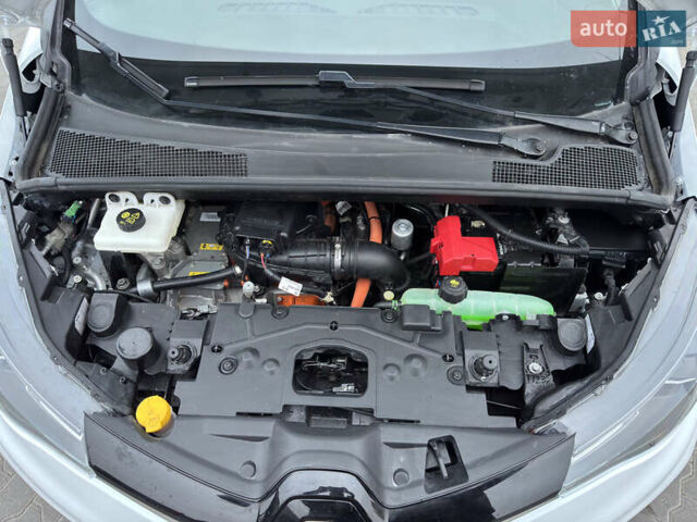 Белый Рено Зое, объемом двигателя 0 л и пробегом 56 тыс. км за 11999 $, фото 15 на Automoto.ua