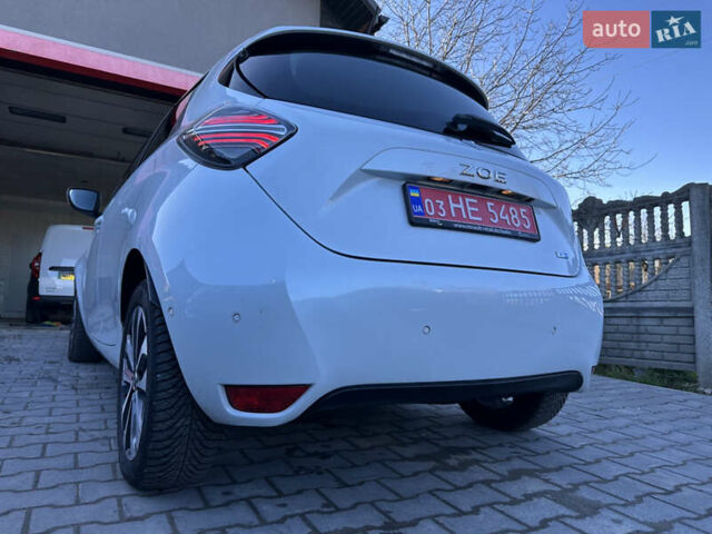 Белый Рено Зое, объемом двигателя 0 л и пробегом 81 тыс. км за 14200 $, фото 1 на Automoto.ua