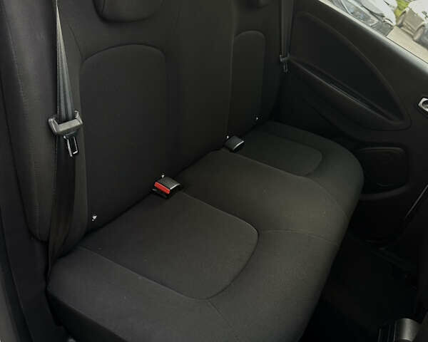 Белый Рено Зое, объемом двигателя 0 л и пробегом 106 тыс. км за 11400 $, фото 36 на Automoto.ua