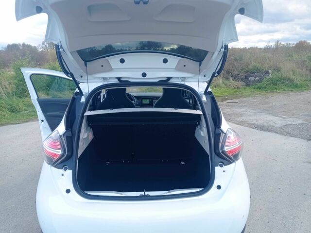 Рено Зое 2021 в Самборе на Automoto.ua Белый Рено Зое, объемом двигателя 0 л и пробегом 111 тыс. км за 12074 $, фото 14 на Automoto.ua