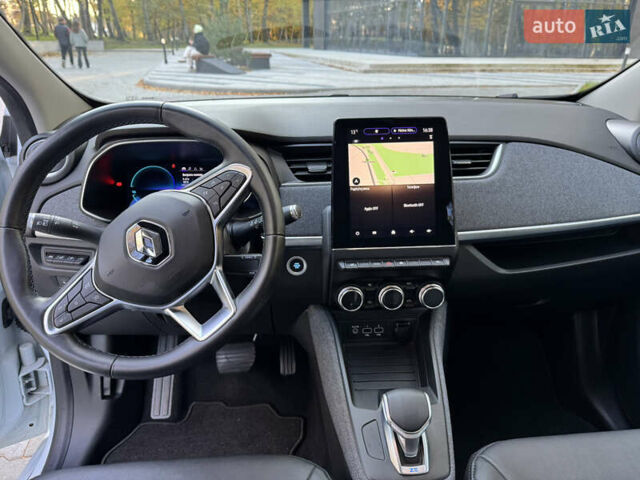 Белый Рено Зое, объемом двигателя 0 л и пробегом 33 тыс. км за 13800 $, фото 15 на Automoto.ua