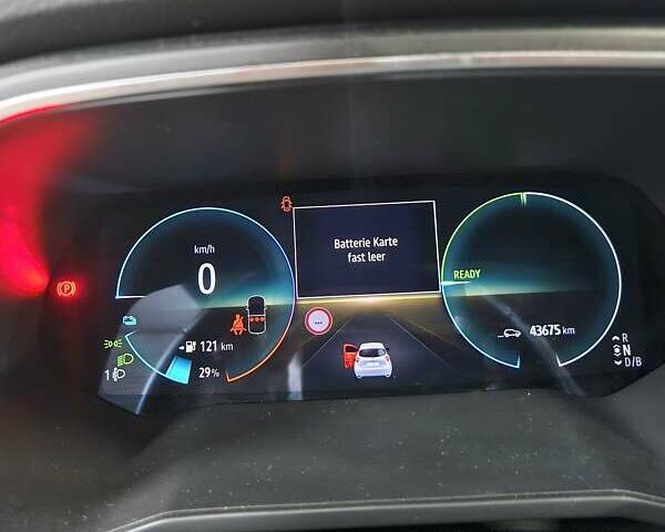 Білий Рено Зое, об'ємом двигуна 0 л та пробігом 43 тис. км за 13300 $, фото 24 на Automoto.ua