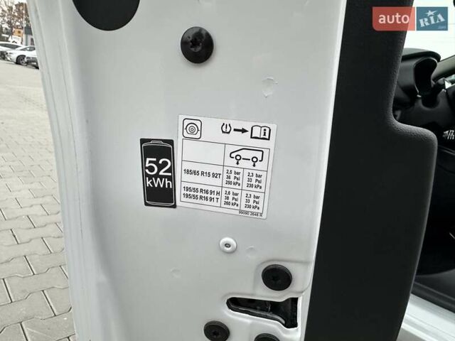 Білий Рено Зое, об'ємом двигуна 0 л та пробігом 49 тис. км за 12500 $, фото 22 на Automoto.ua