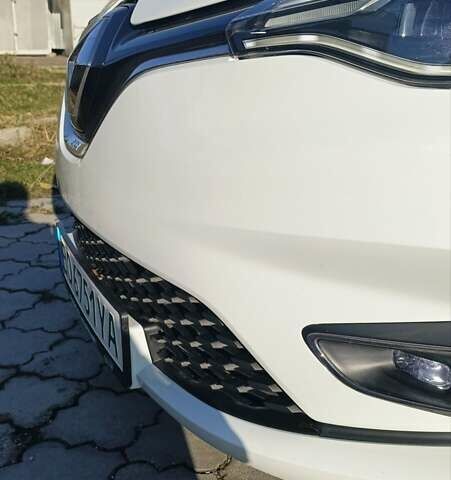 Білий Рено Зое, об'ємом двигуна 0 л та пробігом 117 тис. км за 12400 $, фото 14 на Automoto.ua