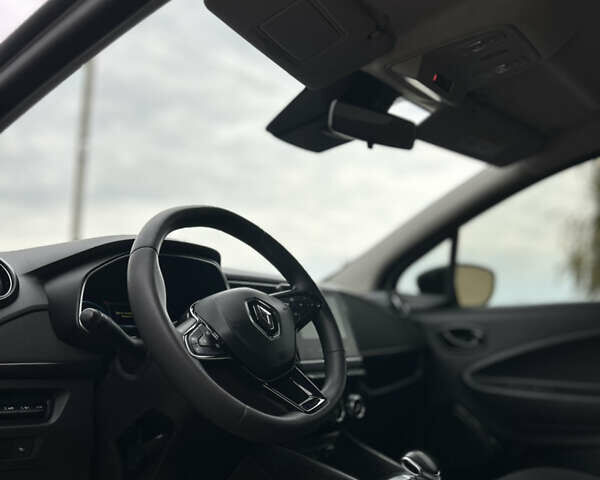 Рено Зое 2021 в Коломые на Automoto.ua Белый Рено Зое, объемом двигателя 0 л и пробегом 95 тыс. км за 12350 $, фото 69 на Automoto.ua