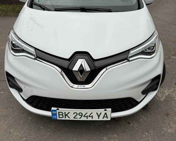 Білий Рено Зое, об'ємом двигуна 0 л та пробігом 72 тис. км за 11999 $, фото 4 на Automoto.ua