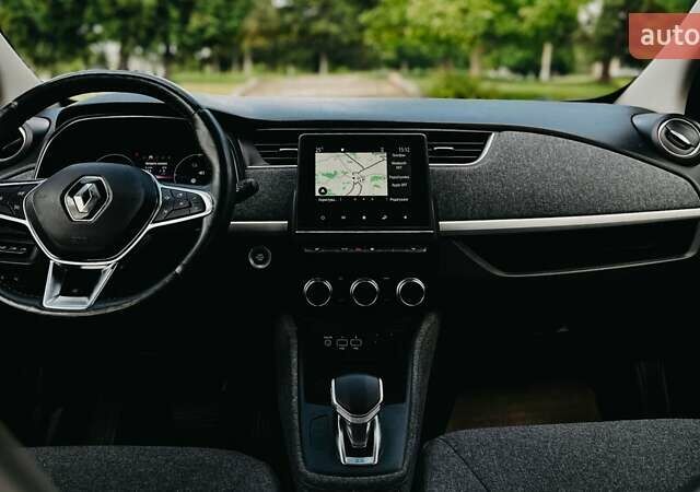 Белый Рено Зое, объемом двигателя 0 л и пробегом 36 тыс. км за 14200 $, фото 19 на Automoto.ua