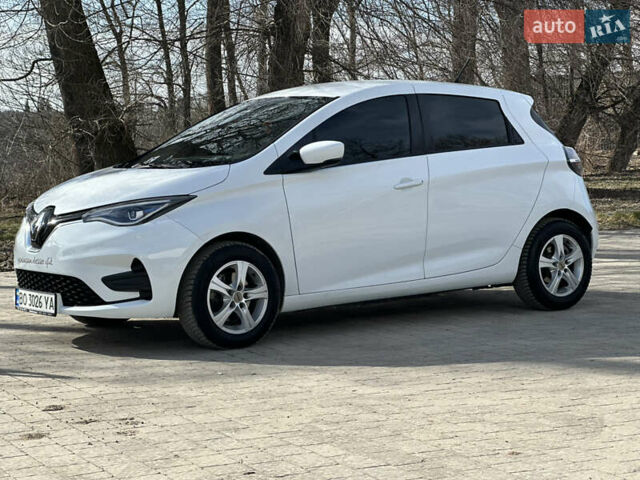 Белый Рено Зое, объемом двигателя 0 л и пробегом 25 тыс. км за 12300 $, фото 2 на Automoto.ua