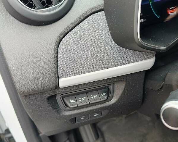 Белый Рено Зое, объемом двигателя 0 л и пробегом 130 тыс. км за 10350 $, фото 54 на Automoto.ua