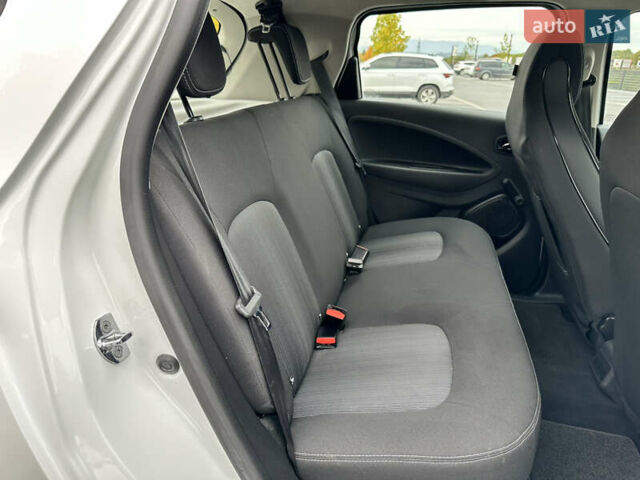 Рено Зое 2021 в Мукачеве на Automoto.ua Белый Рено Зое, объемом двигателя 0 л и пробегом 81 тыс. км за 11999 $, фото 46 на Automoto.ua