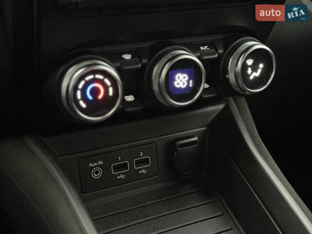 Белый Рено Зое, объемом двигателя 0 л и пробегом 85 тыс. км за 10999 $, фото 7 на Automoto.ua