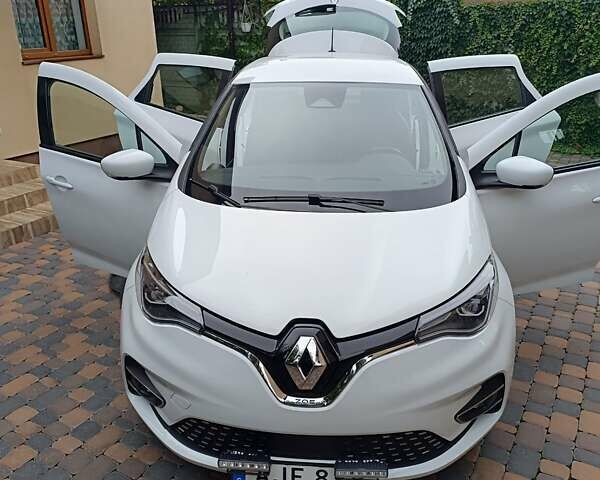 Белый Рено Зое, объемом двигателя 0 л и пробегом 130 тыс. км за 10350 $, фото 56 на Automoto.ua