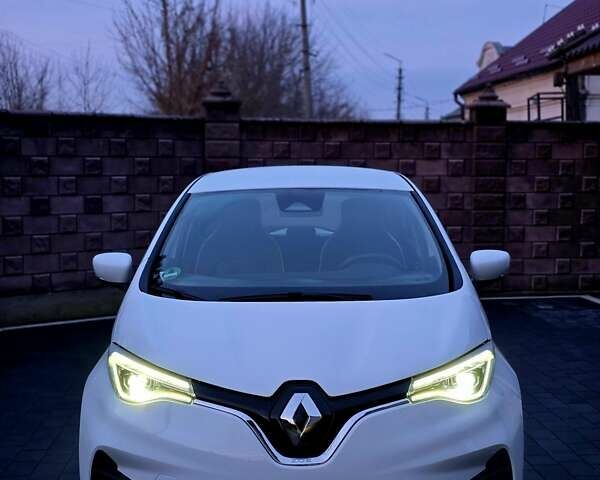 Белый Рено Зое, объемом двигателя 0 л и пробегом 16 тыс. км за 12999 $, фото 52 на Automoto.ua