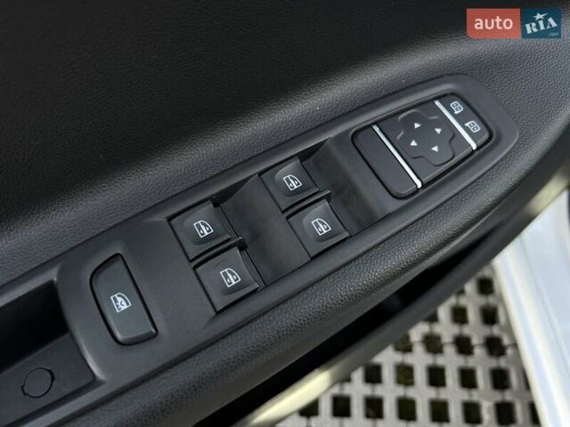 Белый Рено Зое, объемом двигателя 0 л и пробегом 37 тыс. км за 12931 $, фото 8 на Automoto.ua