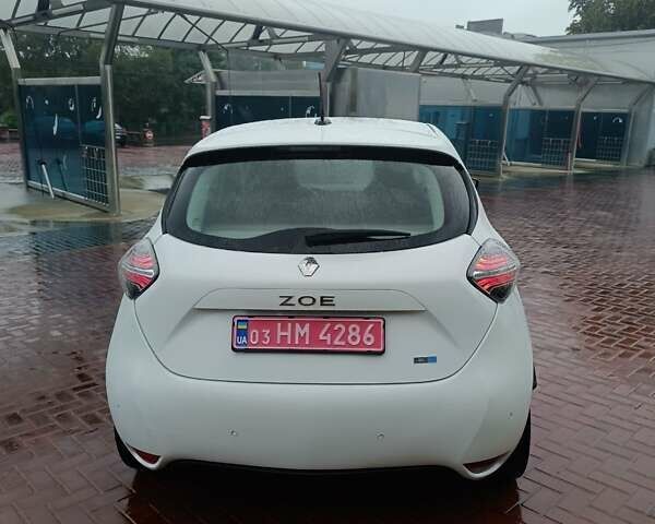 Белый Рено Зое, объемом двигателя 0 л и пробегом 130 тыс. км за 10350 $, фото 5 на Automoto.ua