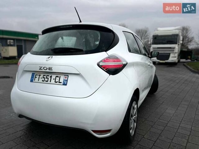 Белый Рено Зое, объемом двигателя 0 л и пробегом 123 тыс. км за 10999 $, фото 7 на Automoto.ua