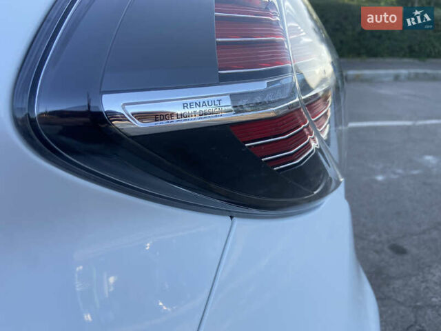 Белый Рено Зое, объемом двигателя 0 л и пробегом 125 тыс. км за 11500 $, фото 17 на Automoto.ua
