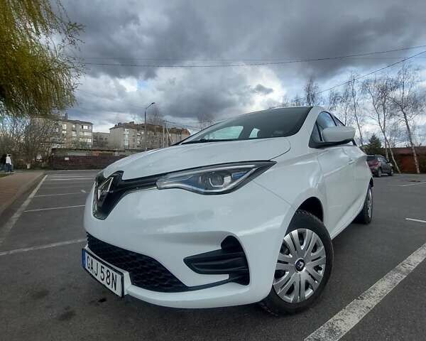 Белый Рено Зое, объемом двигателя 0 л и пробегом 59 тыс. км за 11199 $, фото 1 на Automoto.ua