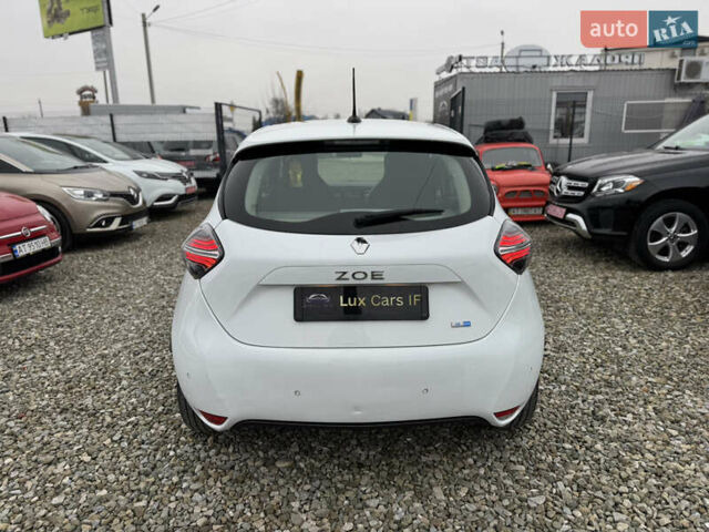 Белый Рено Зое, объемом двигателя 0 л и пробегом 74 тыс. км за 12300 $, фото 11 на Automoto.ua