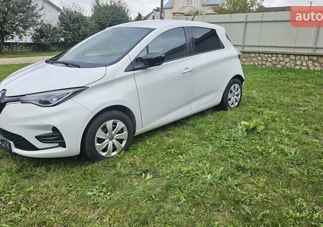 Белый Рено Зое, объемом двигателя 0 л и пробегом 51 тыс. км за 13300 $, фото 6 на Automoto.ua