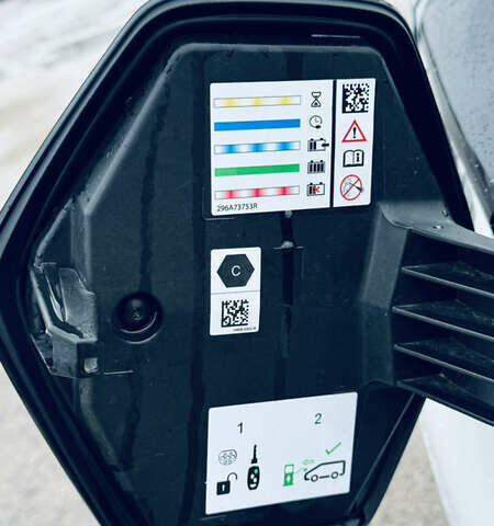 Білий Рено Зое, об'ємом двигуна 0 л та пробігом 59 тис. км за 12800 $, фото 28 на Automoto.ua