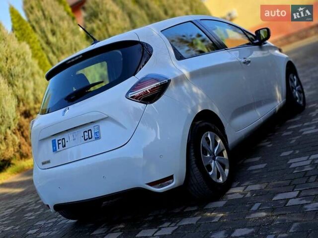 Белый Рено Зое, объемом двигателя 0 л и пробегом 57 тыс. км за 12700 $, фото 8 на Automoto.ua