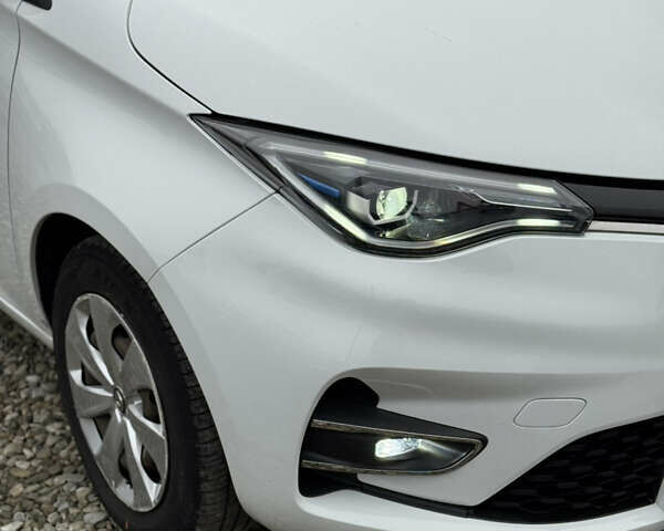 Белый Рено Зое, объемом двигателя 0 л и пробегом 74 тыс. км за 12300 $, фото 33 на Automoto.ua