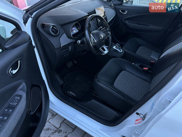 Белый Рено Зое, объемом двигателя 0 л и пробегом 81 тыс. км за 14200 $, фото 14 на Automoto.ua