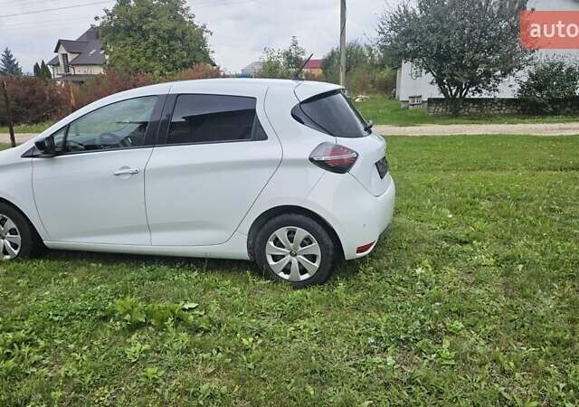 Белый Рено Зое, объемом двигателя 0 л и пробегом 51 тыс. км за 13300 $, фото 7 на Automoto.ua