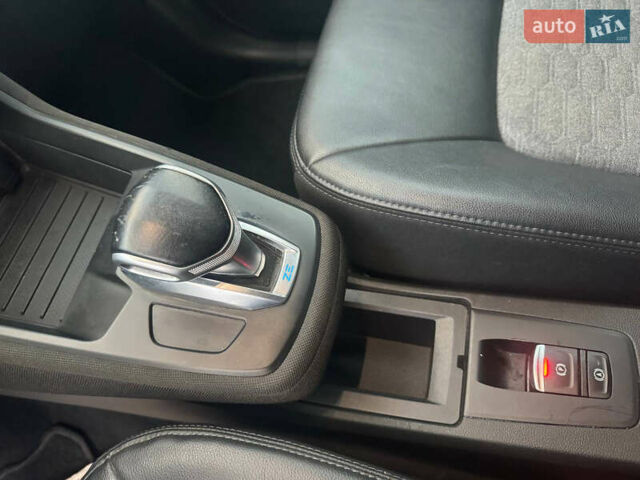 Белый Рено Зое, объемом двигателя 0 л и пробегом 38 тыс. км за 11900 $, фото 33 на Automoto.ua